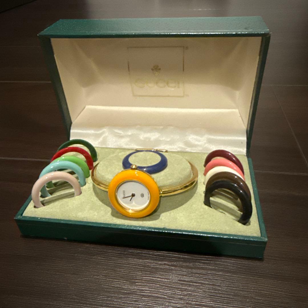 GUCCI ラウンドフェイス時計 交換用ベゼル付き GUCCI チェンジベゼル腕時計 電池交換済 動作確認済 良品 稼働