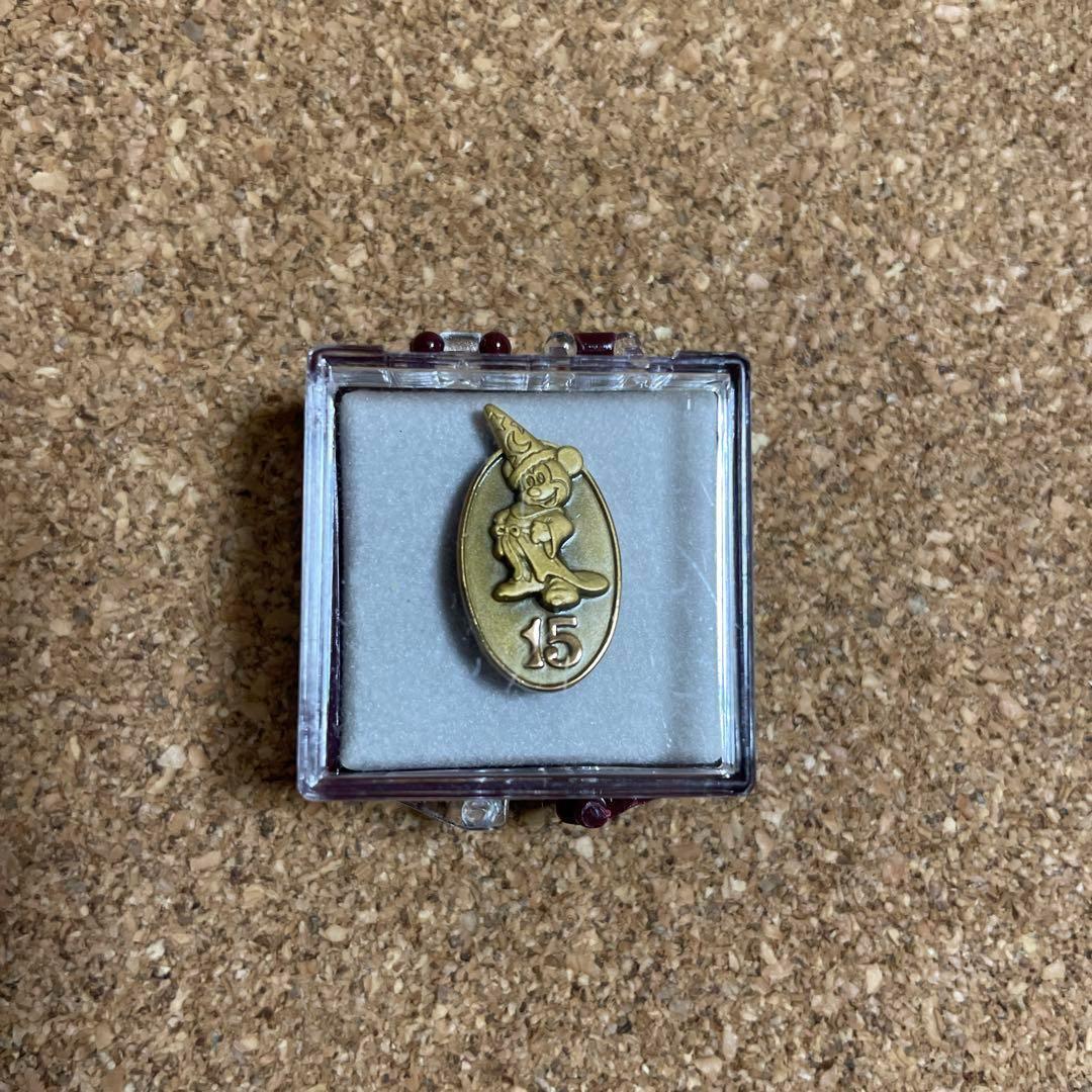 ディズニー キャスト限定 ピンバッジ 勤続 15年 非売品 新品 未使用