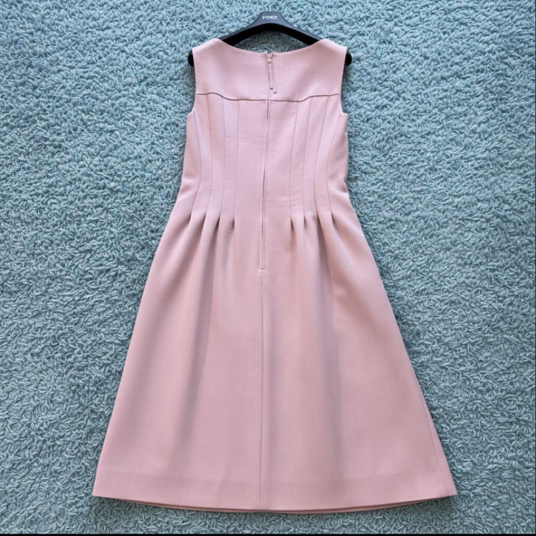 フォクシー FOXEY ノースリーブ 膝丈ワンピース ピンク - メルカリ