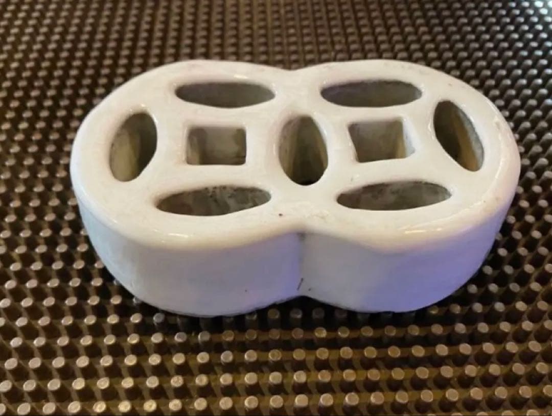 アンティーク・訳あり・青磁三脚香炉・白磁剣山付 2点セット レア