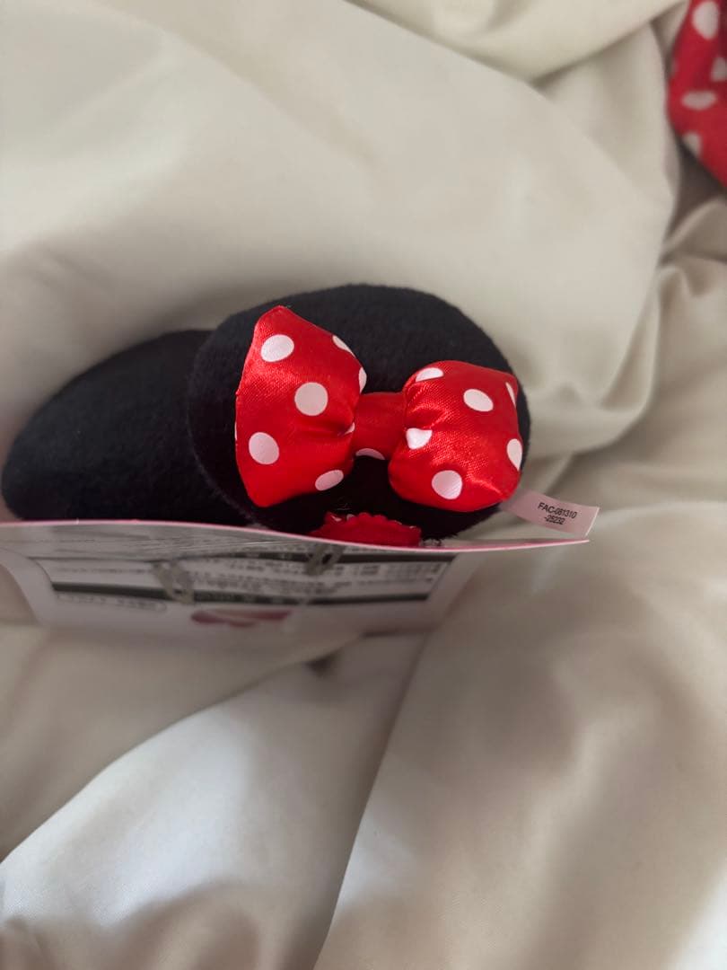 ミニーマウス マフラーキャップ 手袋 ヘアピンセット - メルカリ