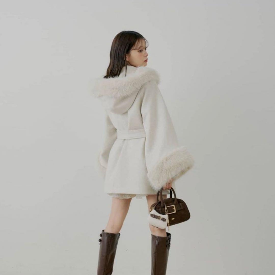 Chico ファー付きフード襟マルチwayケープコート - メルカリ