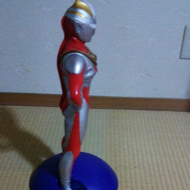 ウルトラマンガイア V2 京本コレクション14 - メルカリ