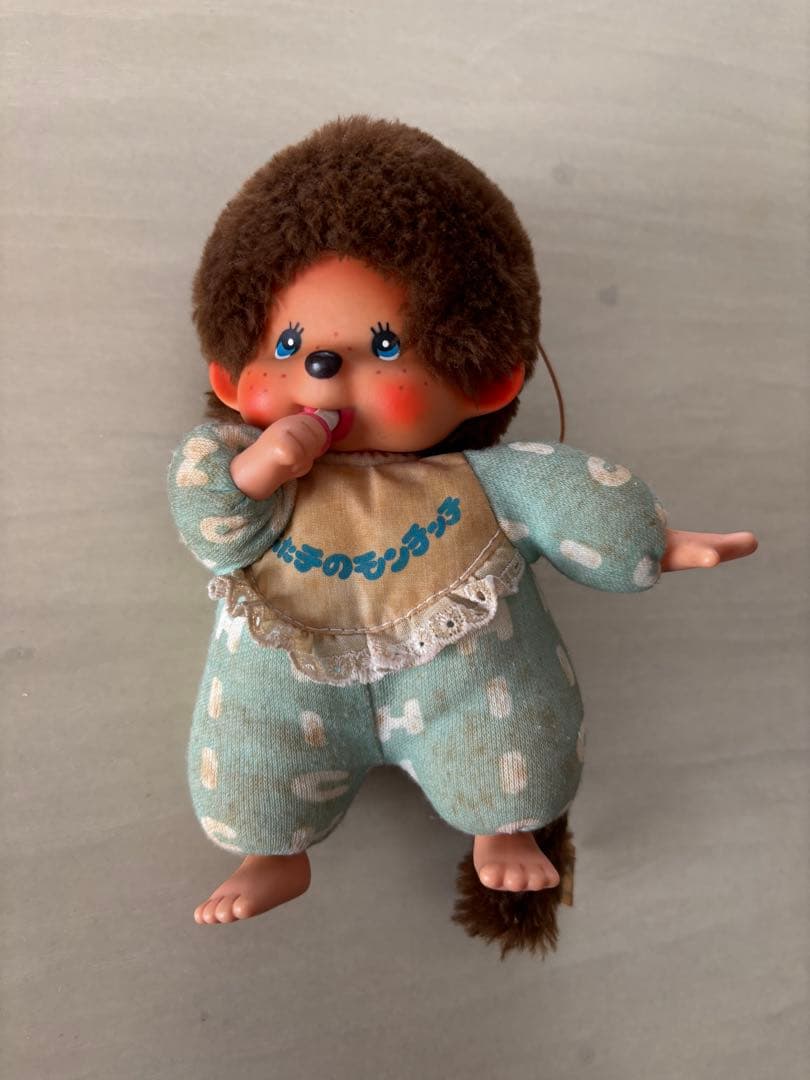 ふた子のモンチッチ 2つセット ベンチ付き - メルカリ