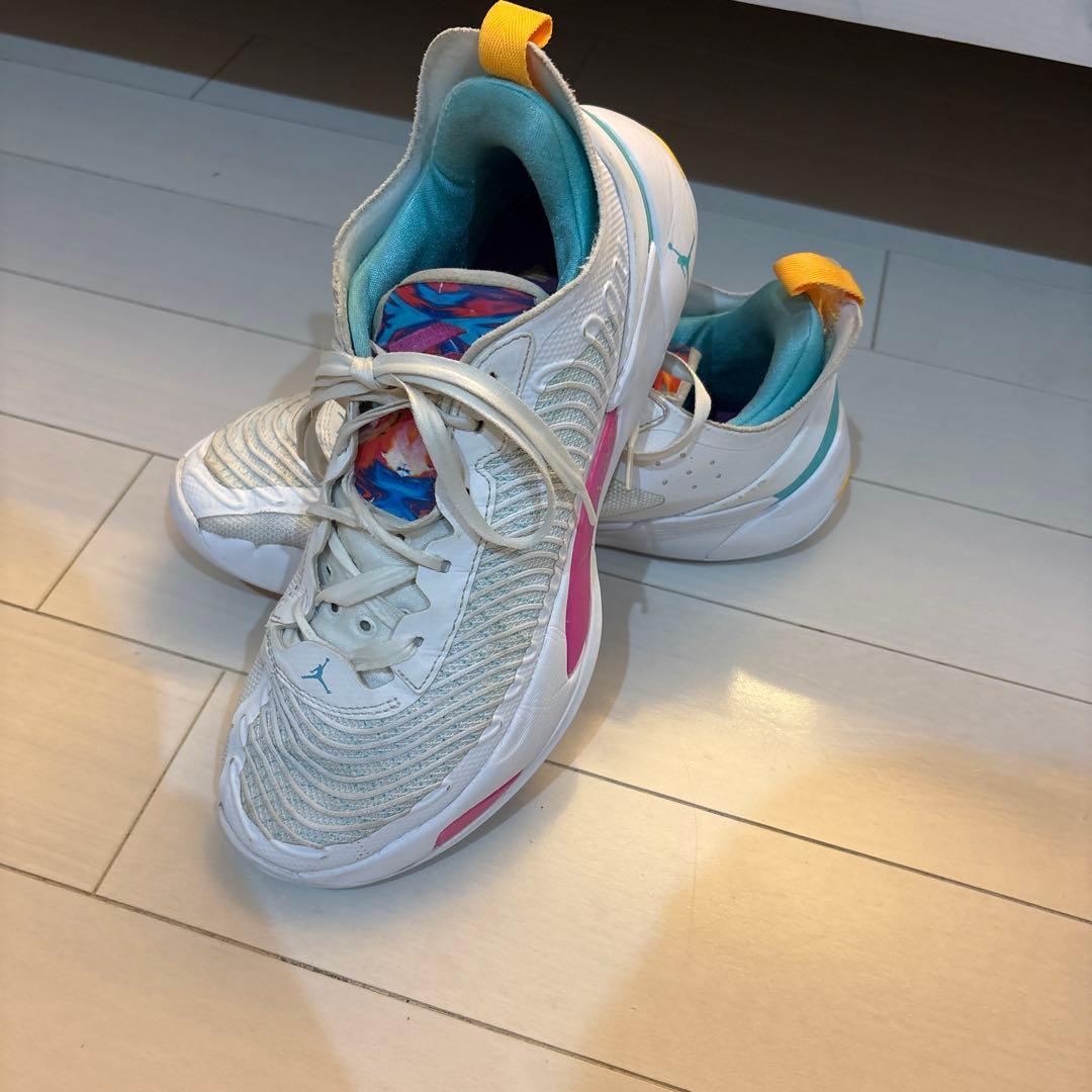 バスケットシューズ ホワイト/ブルー/ピンク - メルカリ