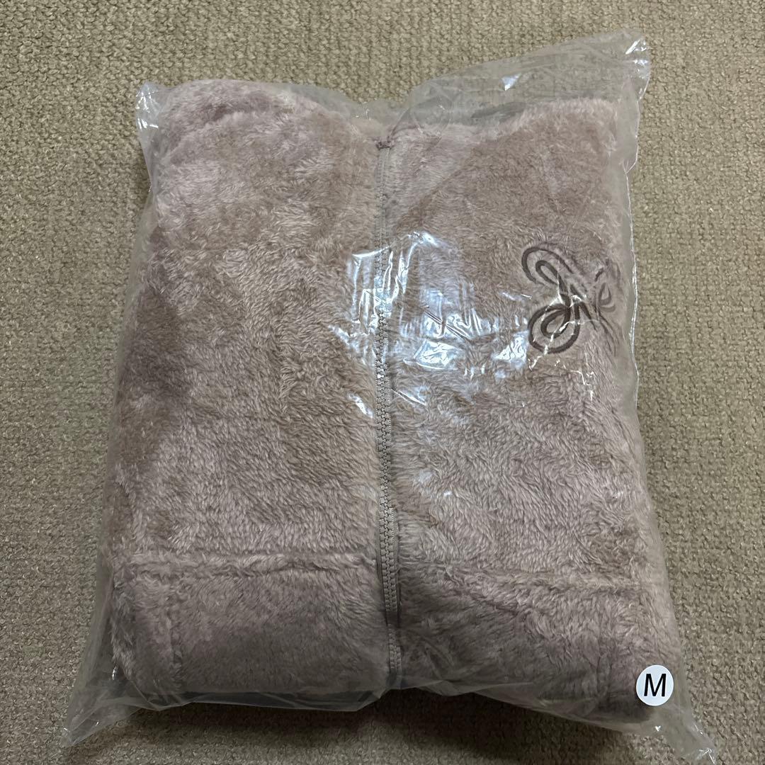 NiziU パーカー Mサイズ NiziU “NEW EvoNUtion” NiziU パーカー Mサイズ NiziU “NEW EvoNUtion” - メルカリ