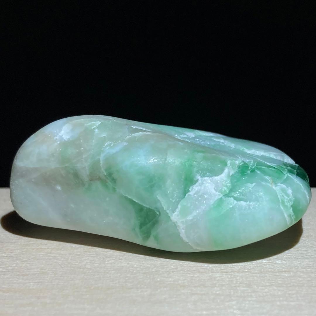 糸魚川翡翠　ロウカン 翡翠　インペリアルジェダイト　原石　30.8ｇ