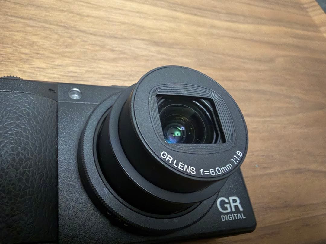 □ RICOH GR DIGITAL III 箱付きフル S数475回 - メルカリ