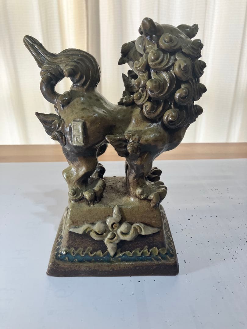 沖縄 琉球 壺屋焼 新里勇人作 台付シーサー ヤチムン やちむん - メルカリ