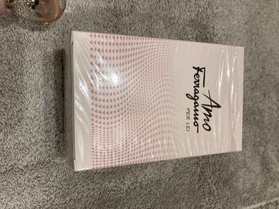 フェラガモアモフェラガモパーレイ香水オーデパルファム新品未使用