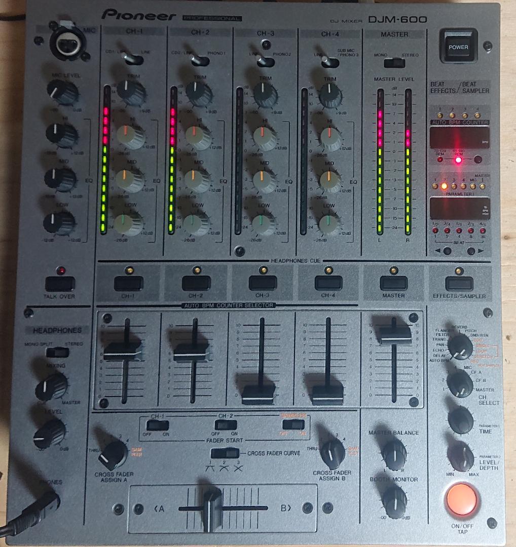 パイオニア DJミキサー DJM-600 リフレッシュ整備済み 良品 Used Pioneer DJM-600 Mixer 4-channel effects mixer 100VAC from