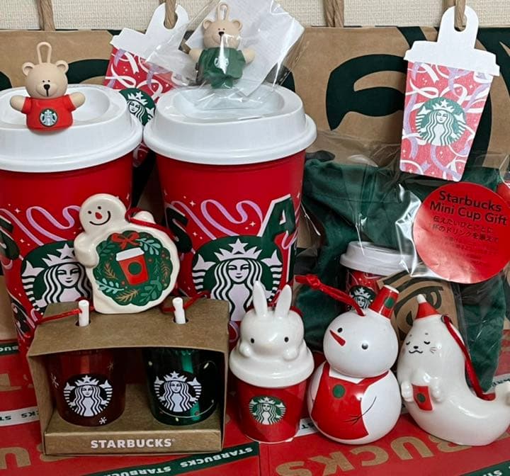 【新品　未使用】　スタバ オーナメント　カップ　ホールキャップ　2021 スタバ オーナメント カップ ホールキャップ くま うさぎ 雪だるま