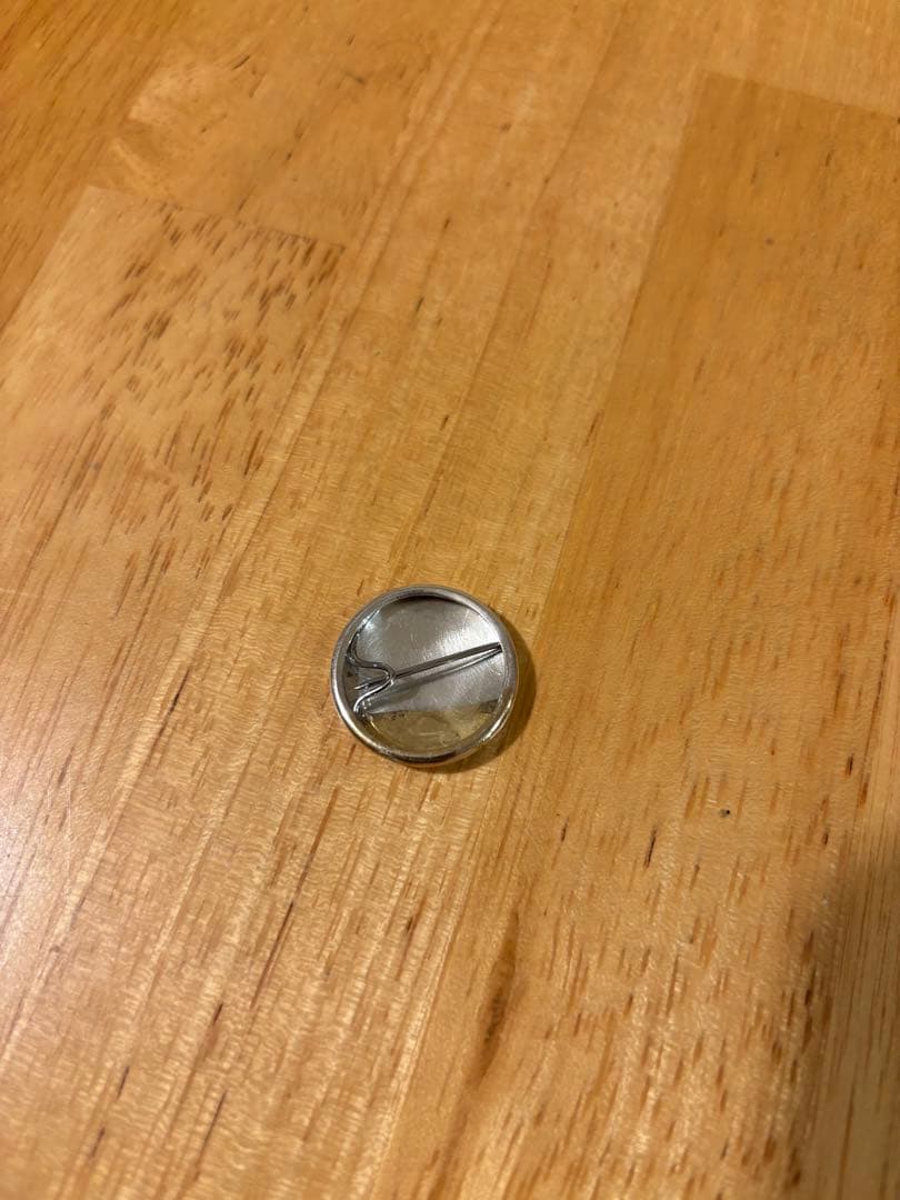 BUNNEY シルバー✖️ゴールド バッジ 21mm ブローチ - メルカリ