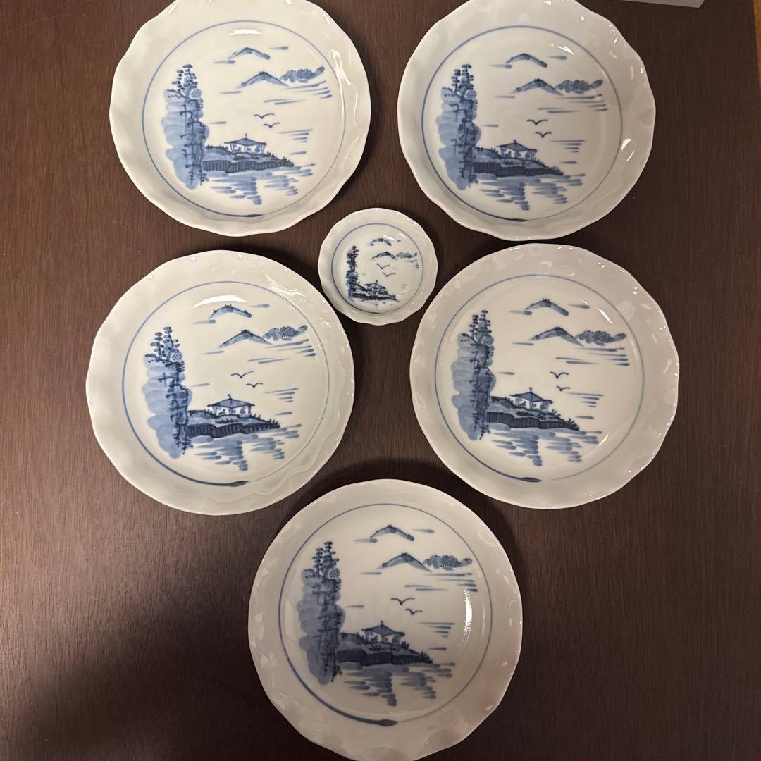 橘吉　青い風景画の陶器皿5個　セット　箱付き 橘吉 たち吉 せせらぎ デザート 5客 セット 器5 個 ＋ 皿 5枚 | よし
