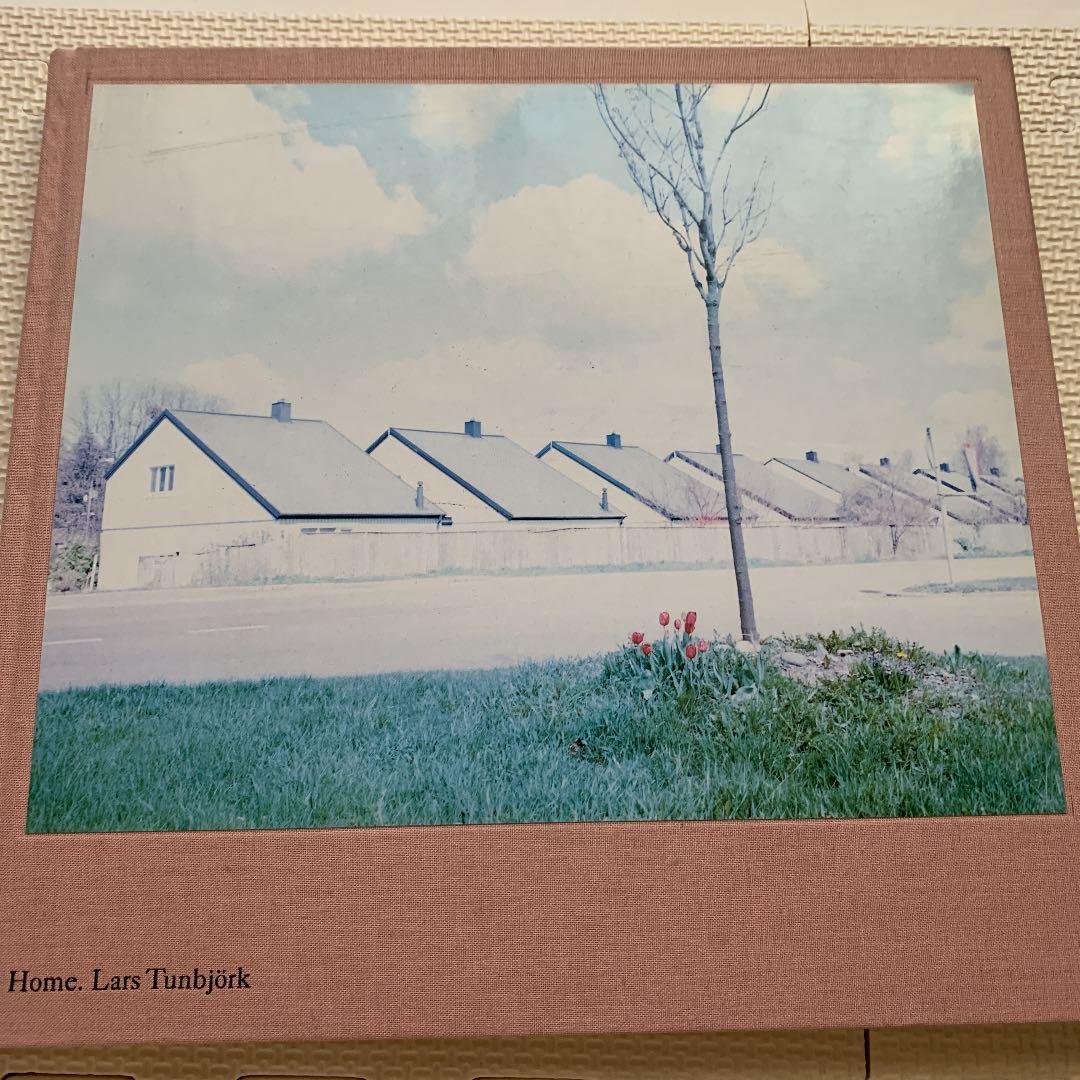アート・デザイン・音楽 lars tunbjork / . Lars Tunbjörk - A certain smile, a certain sadness - The Eye of