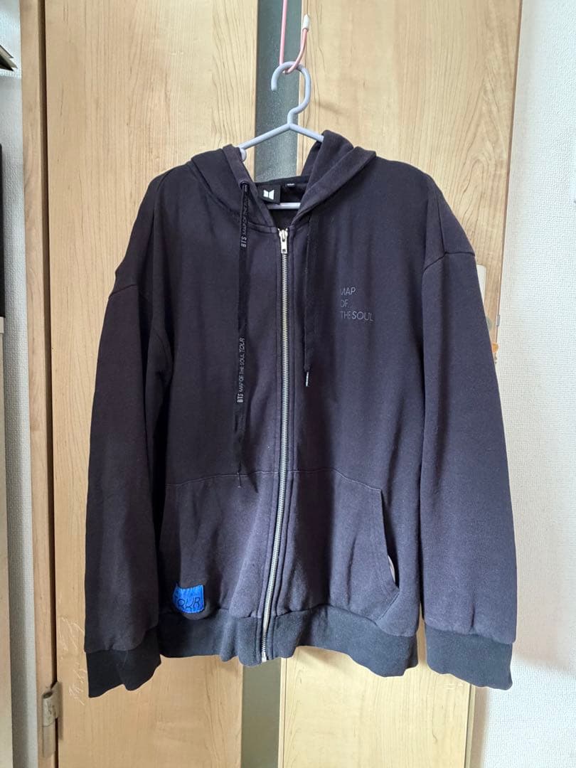 BTS LOVE YOURSELFとBTS MOS TOURのパーカー2枚セット - メルカリ