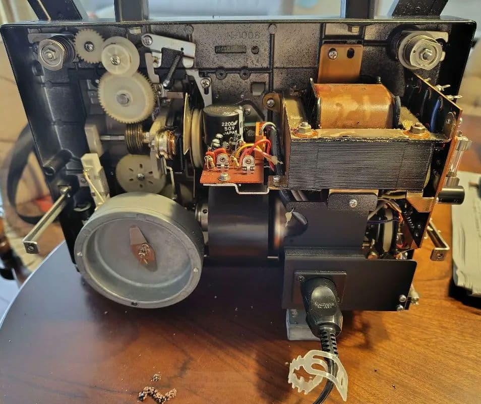 8ミリ映写機 ELMO ST-180 8mmフィルムプロジェクター - メルカリ