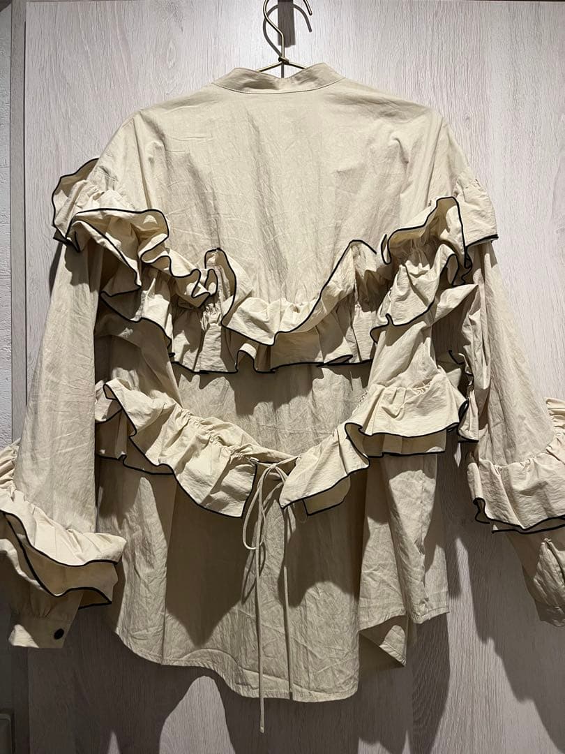 EAPHI FEELING FRILLS BLOUSE