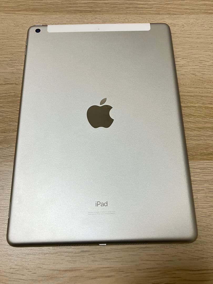 美品バッテリ容量94%iPad 第7世代 32GB Wi-Fi セルラー ドコモ - メルカリ