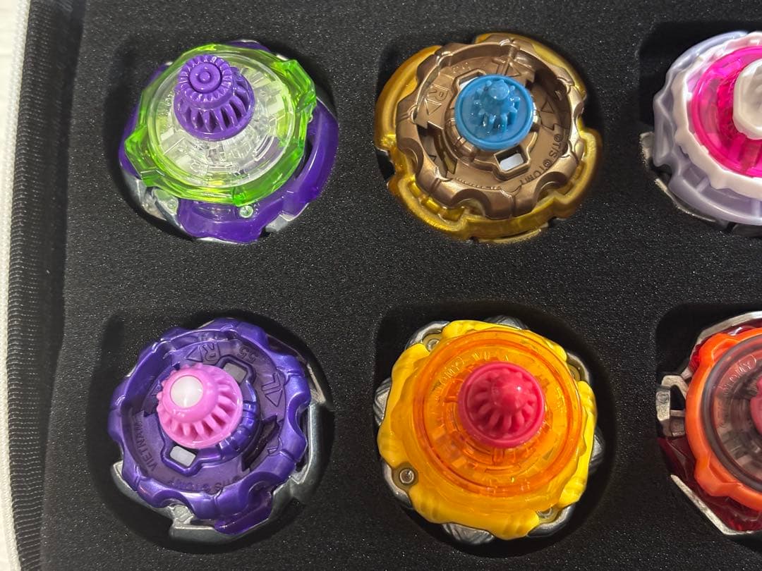 ベイブレードX まとめ売り ベイ8個、ランチャー、ケースなど付属