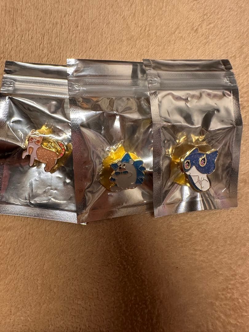 ずとまよスナネコ ガチャ ラメ入りピンズしょがスト ずっと真夜中で