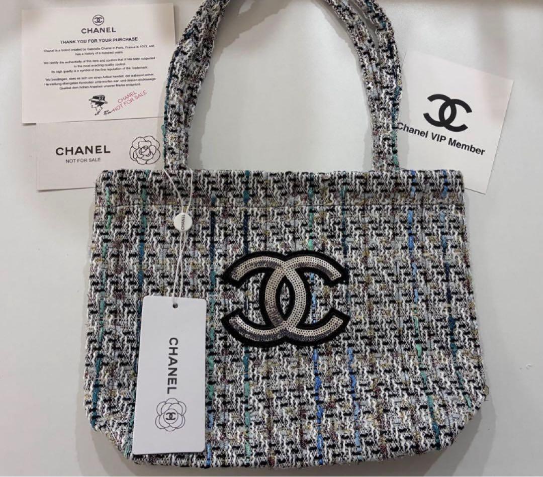 CHANEL トートバッグ　ハンドバッグ　シャネルノベルティ　ブルーラメ CHANEL シャネル ノベルティ ツイード トートバッグ スパンコール 水色