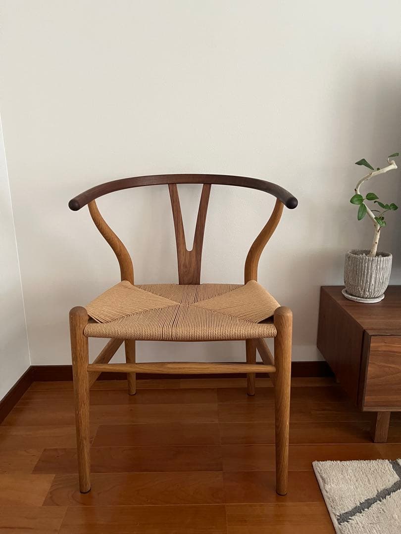Yチェア　CH24 オーク＆ウォールナット　オイル仕上げ Yチェア CH24 / ウォルナット オイル仕上げCarl Hansen & Son（カール