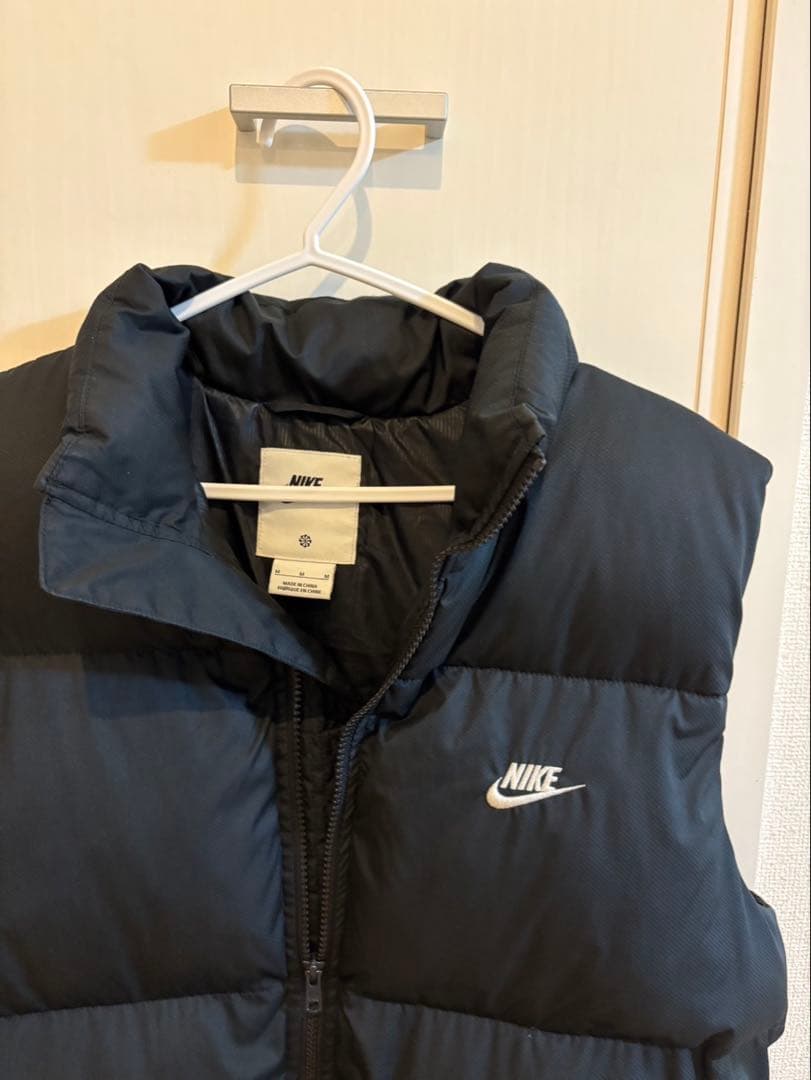 ナイキダウンベスト Mサイズ‼️ NIKE公式】ナイキ スポーツウェア クラブ メンズ Therma-FIT ダウン