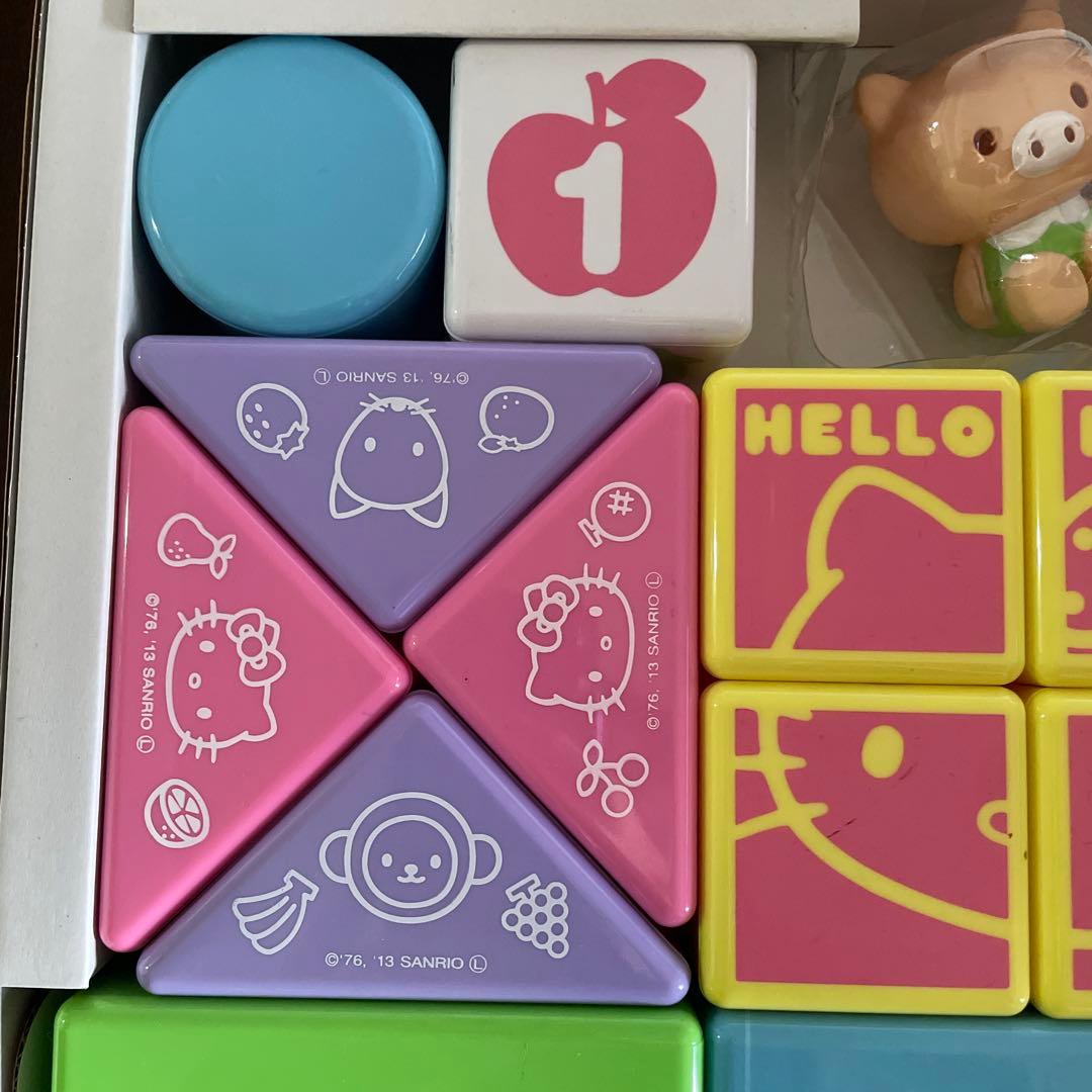 ハローキティ つみきセット 18個入り HELLO KITTY 10m + - メルカリ