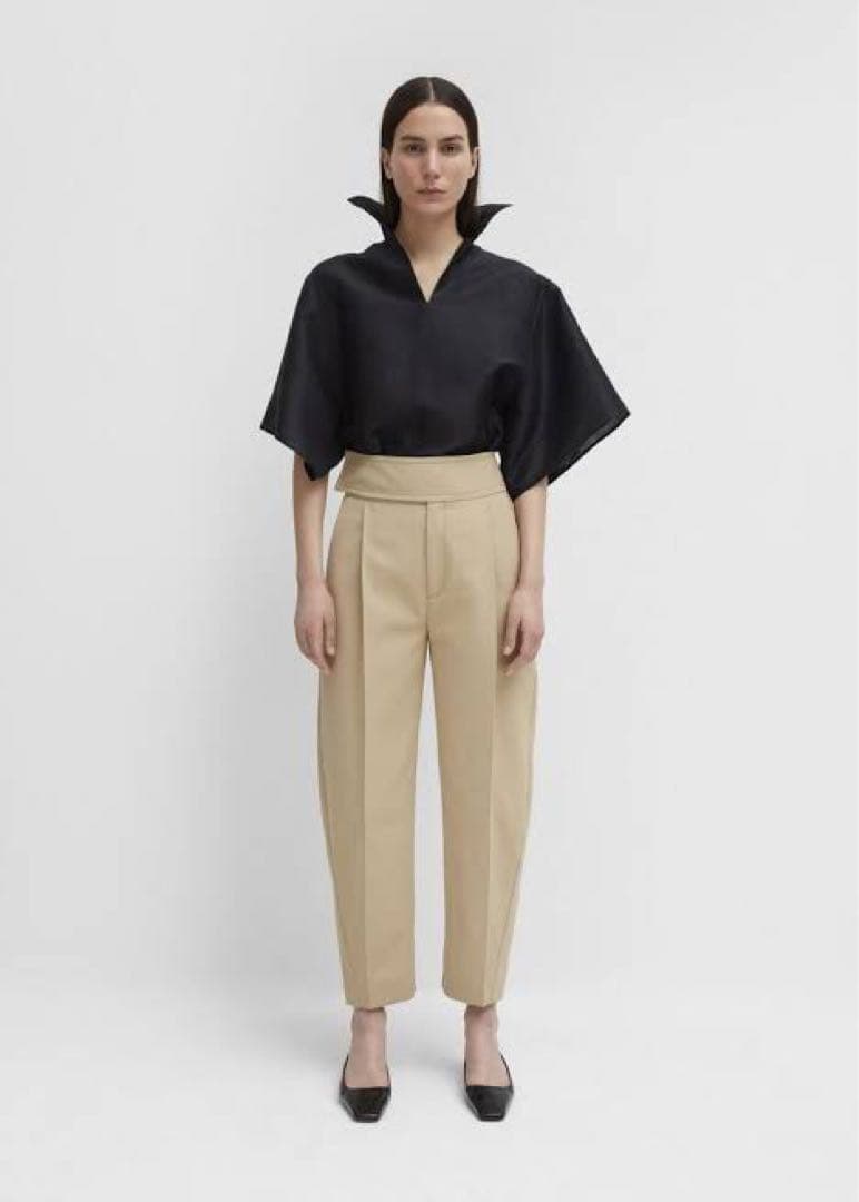 トーテム TOTEME タック入り チノパン スラックス カジュアル 綺麗め