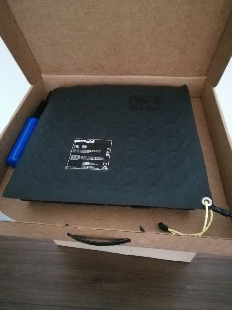 新品! ROHO 車椅子用　ロホクッション 黒　37.5×37.5×5.5cm