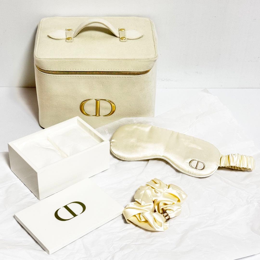 Christian Dior バニティポーチ ノベルティ - メルカリ