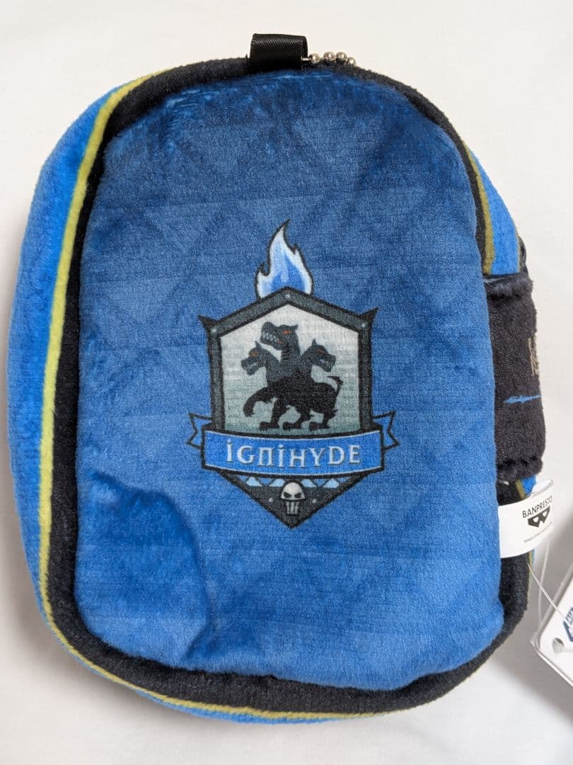 ツイステ イグニハイド ポーチ Twisted Wonderland ④ - メルカリ