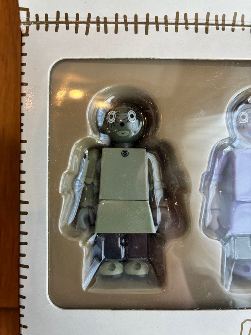 KUBRICK STUSSY (LIMITED EDITION) キューブリック - メルカリ