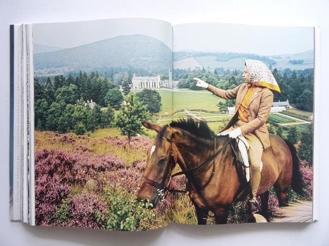 洋書◇エリザベス女王写真集 本 ハー・マジェスティ 英国 イギリス