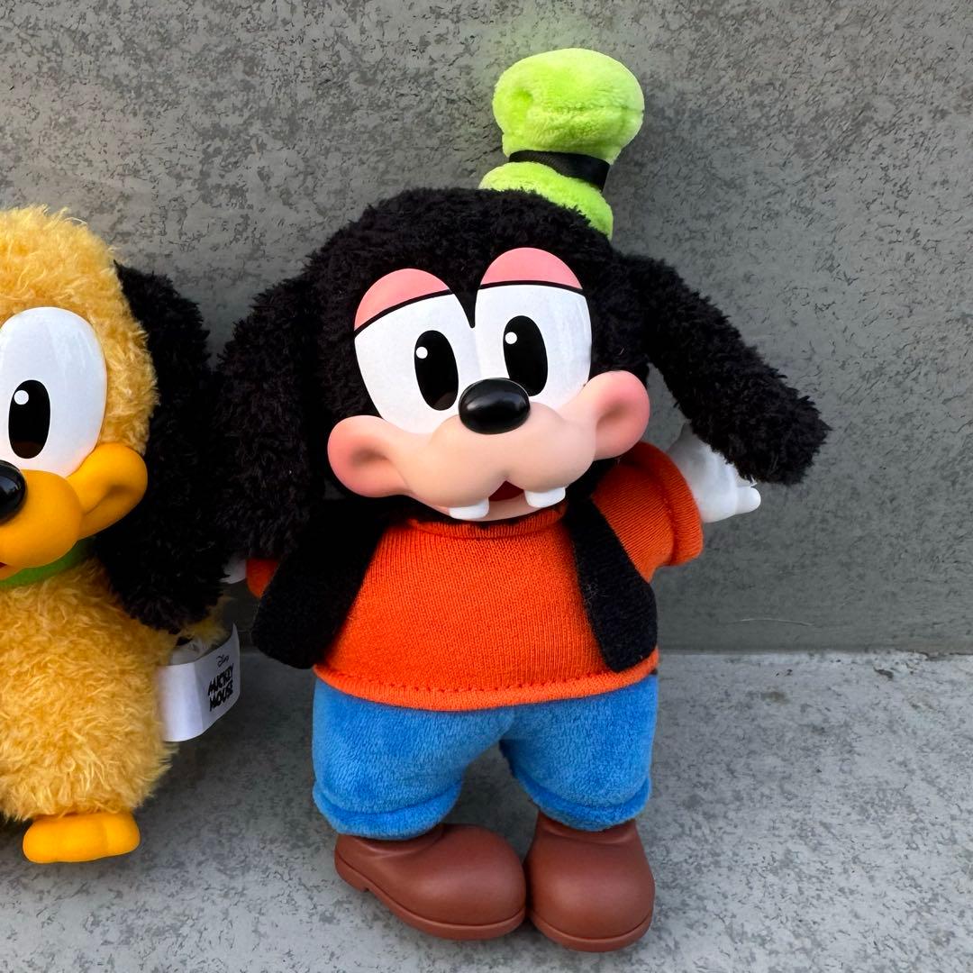 ポップマート グーフィー ぬいぐるみ キーチェーン - メルカリ