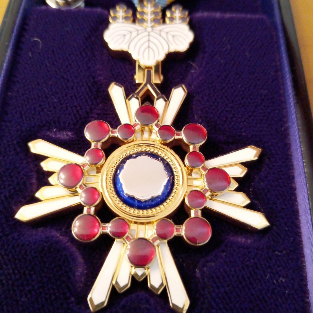 極美品】瑞宝小綬章 現行タイプ 新型 旧勲四等 略章 共箱入 完品 93