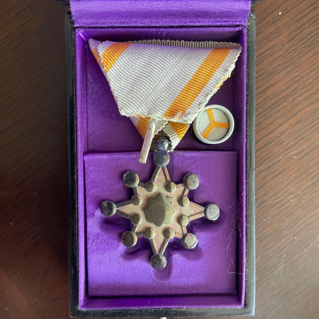 骨董 勲八等瑞宝章 勲章 共箱あり 略綬無し 当時品 - メルカリ