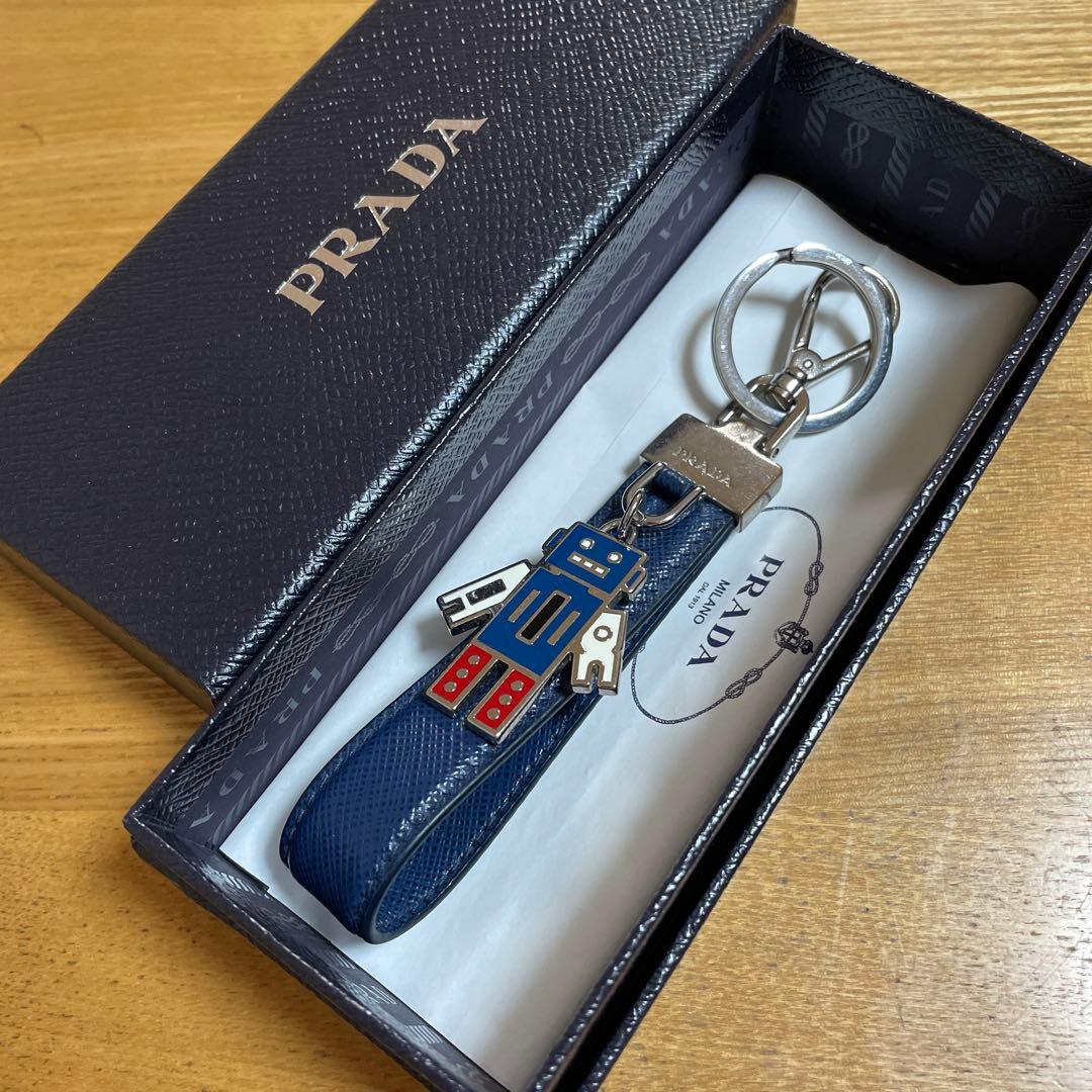 PRADA ロボットチャーム キーリングsaffiano サフィアーノ 大人気ギフト PRADA◇サフィアーノレザー ロボットキーホルダー (PRADA
