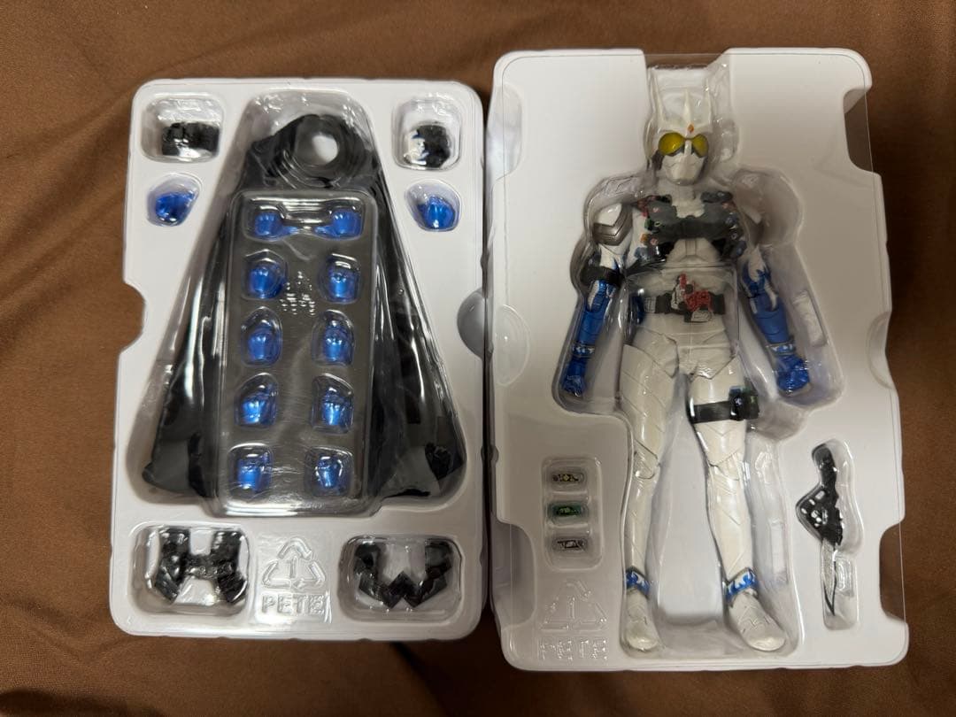 S.H.Figuarts(真骨彫製法)仮面ライダーエターナル