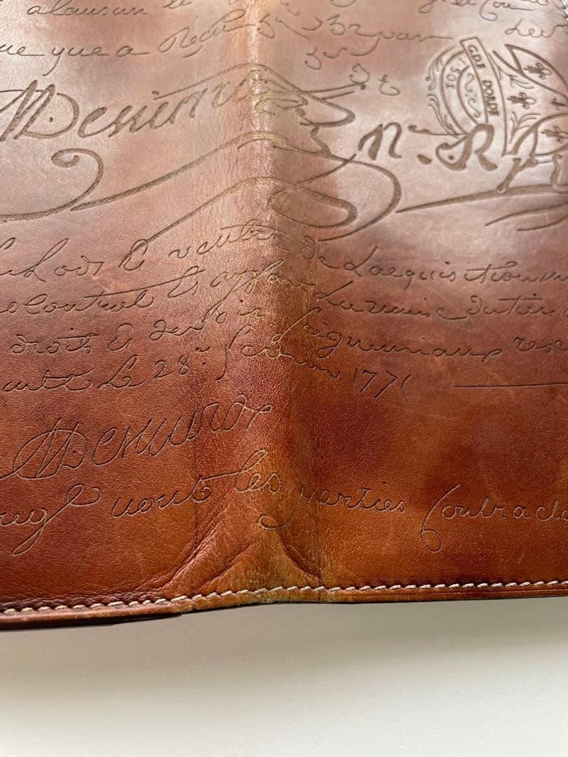 《値下げ中》Berluti ベルルッティ　レザー　カリグラフィ　手帳カバー