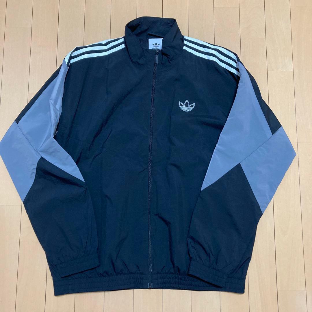 常田大希着用 adidas ナイロンジャケット ライトニングトラックトップ