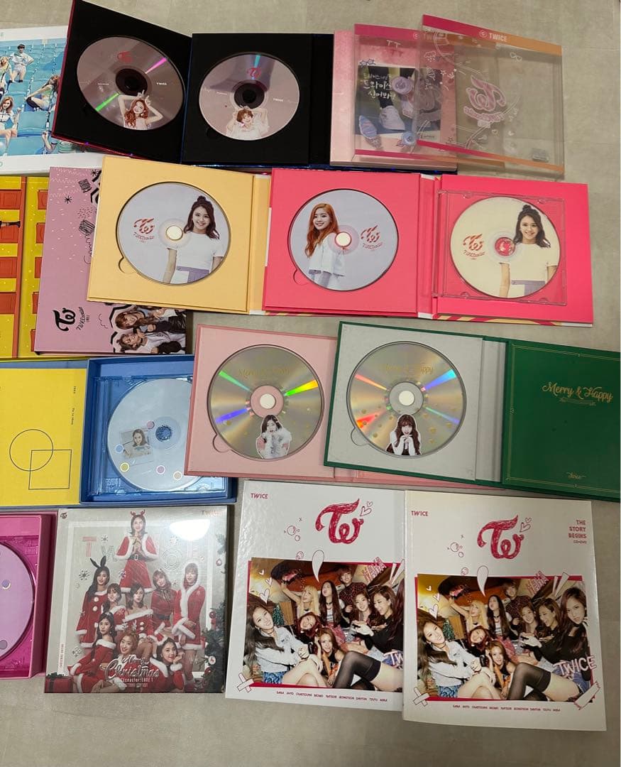 twice グッズ バラ売り 即購入× - メルカリ