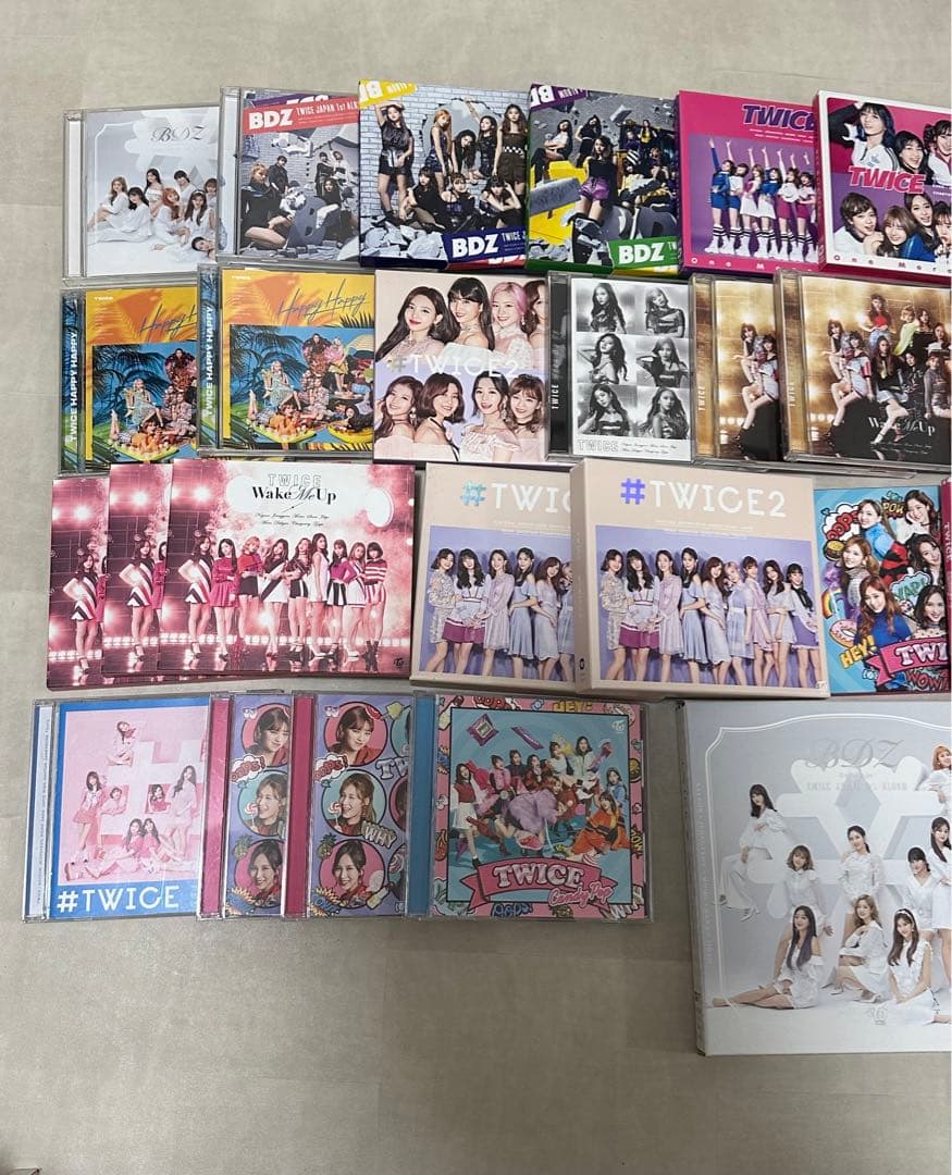 twice グッズ バラ売り 即購入× - メルカリ