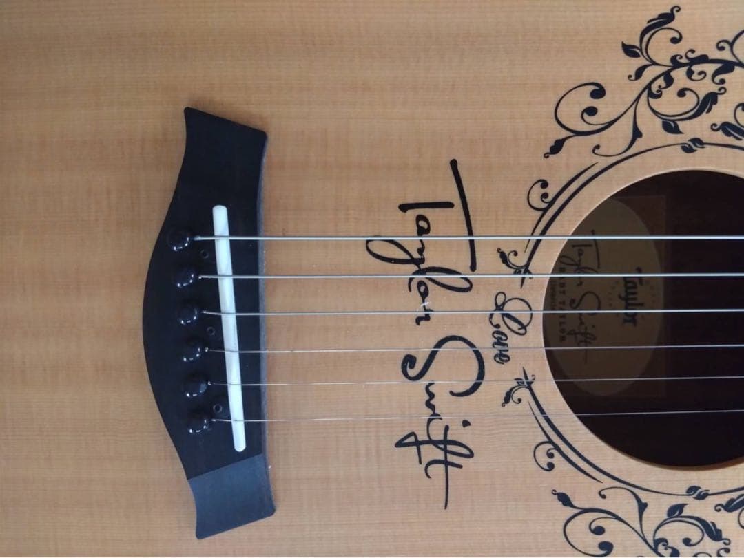 ギター Taylor Swift Baby Taylor -e