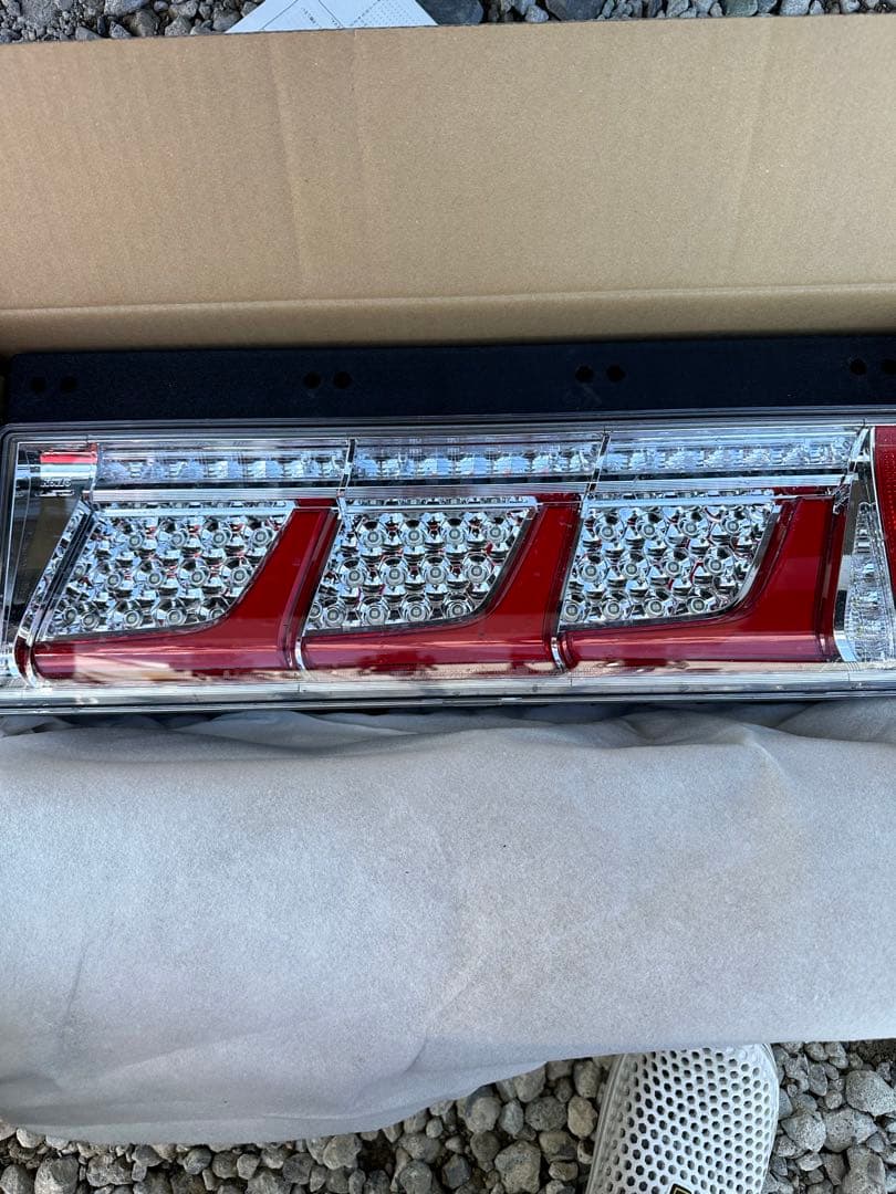 KOITOテール　ノーマルターン　３連 オールLEDリアコンビネーションランプ 3連ノーマルターン KOITO(小糸