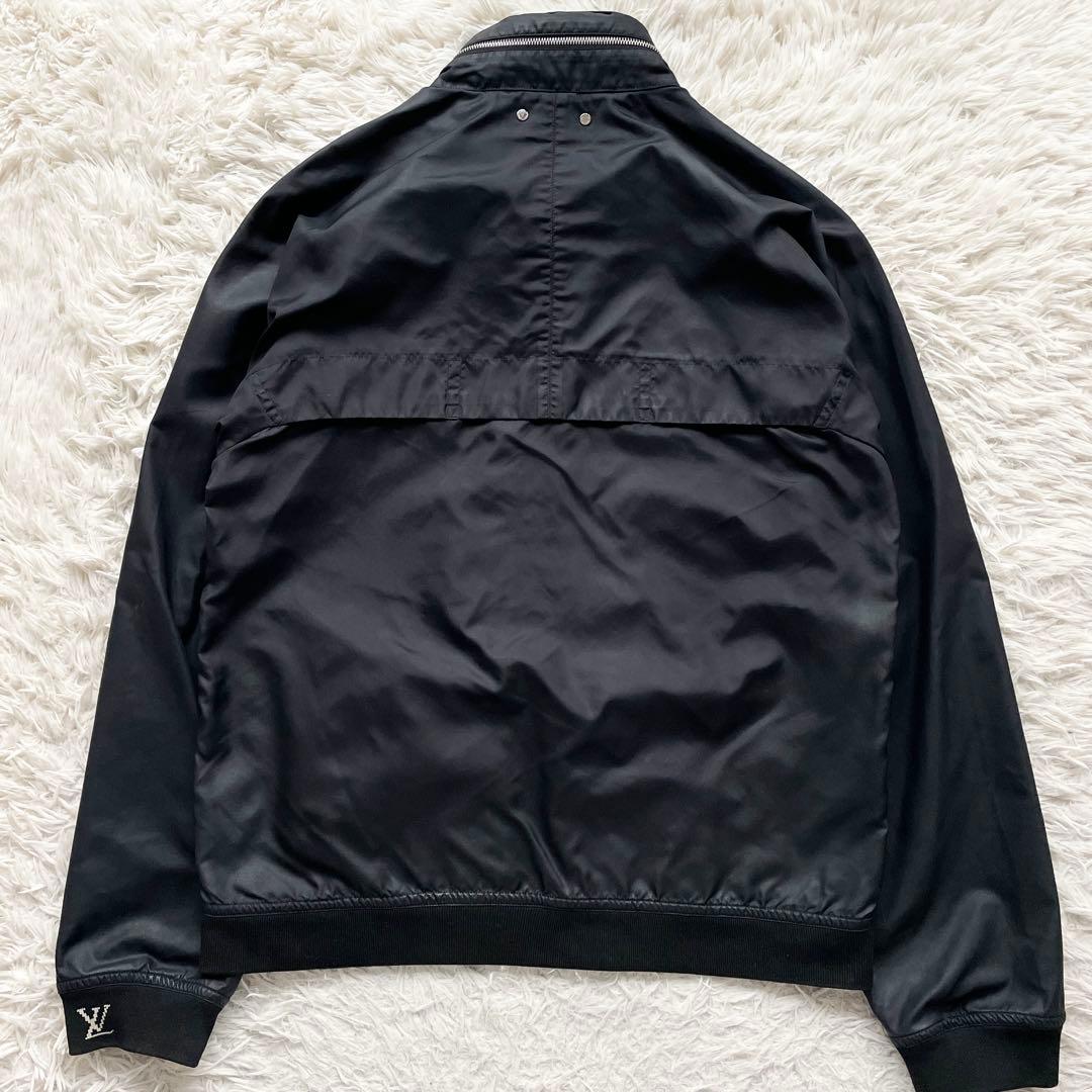 XLサイズ ルイヴィトン ナイロンジャケット 立体メタルロゴ 収納フード
