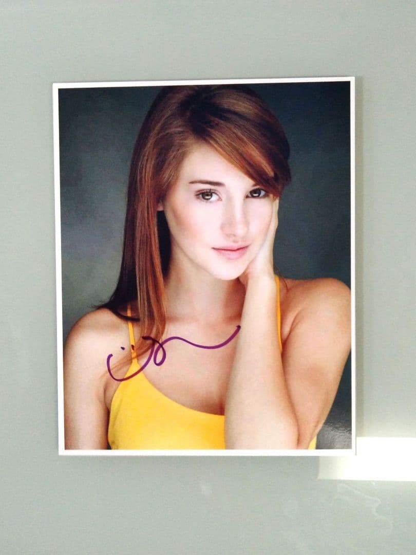 シェイリーン・ウッドリー直筆サイン入り写真…ダイバー・ジェント