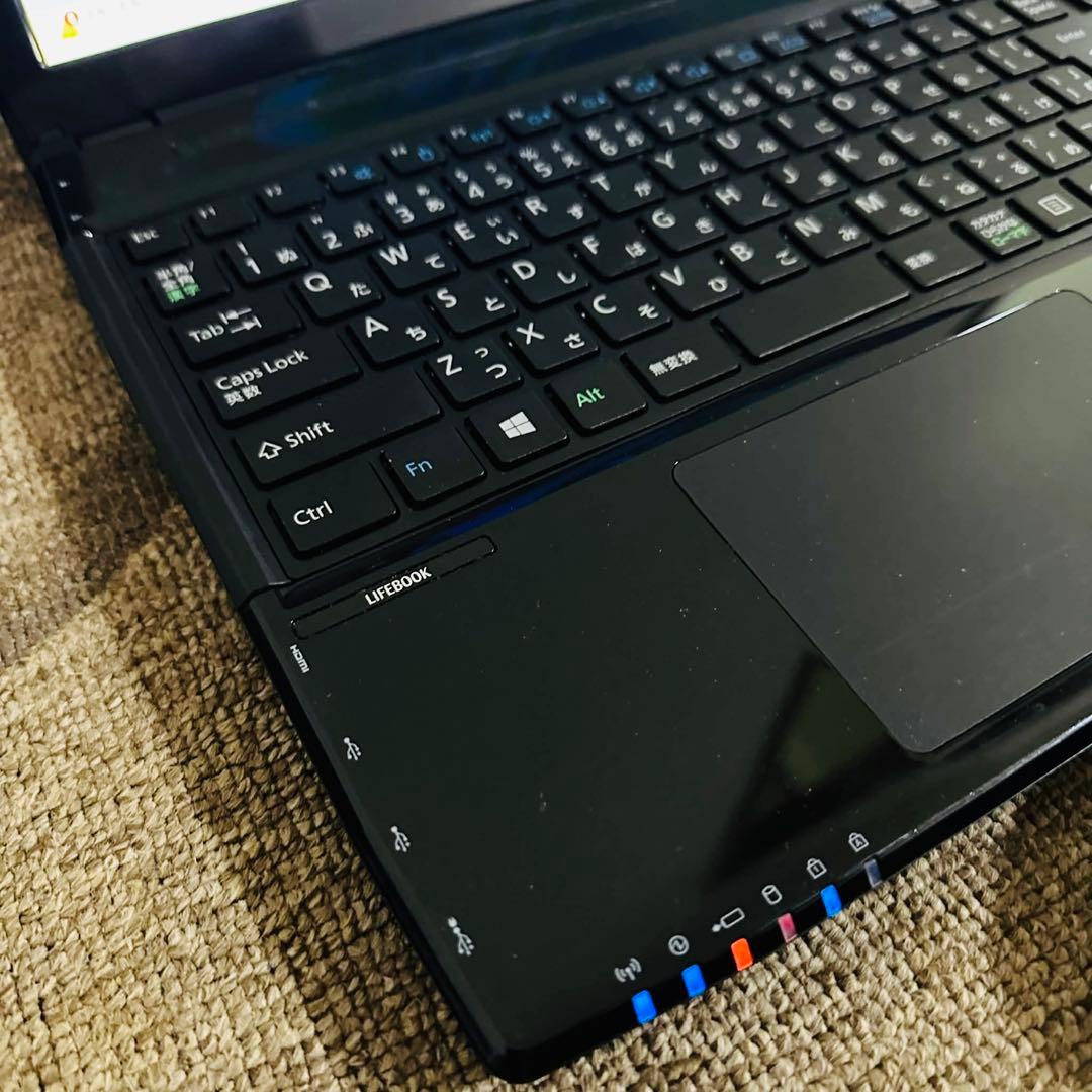 S209 富士通ノートパソコン WEBカメラSSDサクサク Windows11
