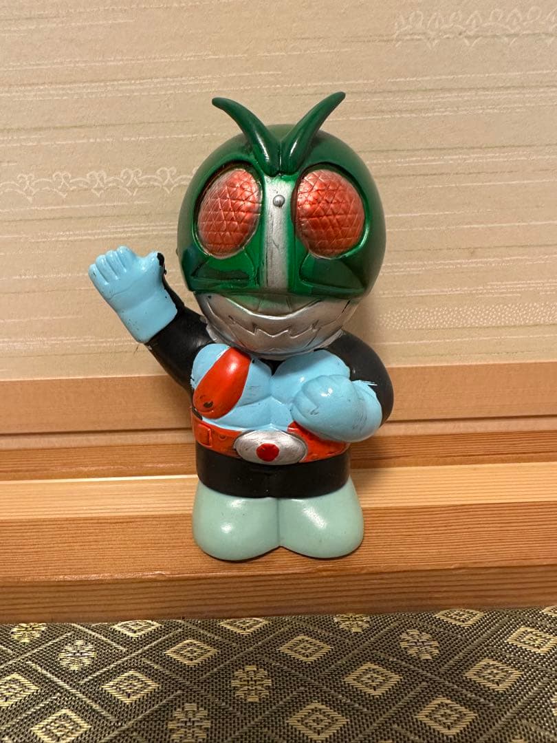 非売品　仮面ライダー　貯金箱　ソフビ Yahoo!オークション -「富士銀行 仮面ライダー」の落札相場・落札価格